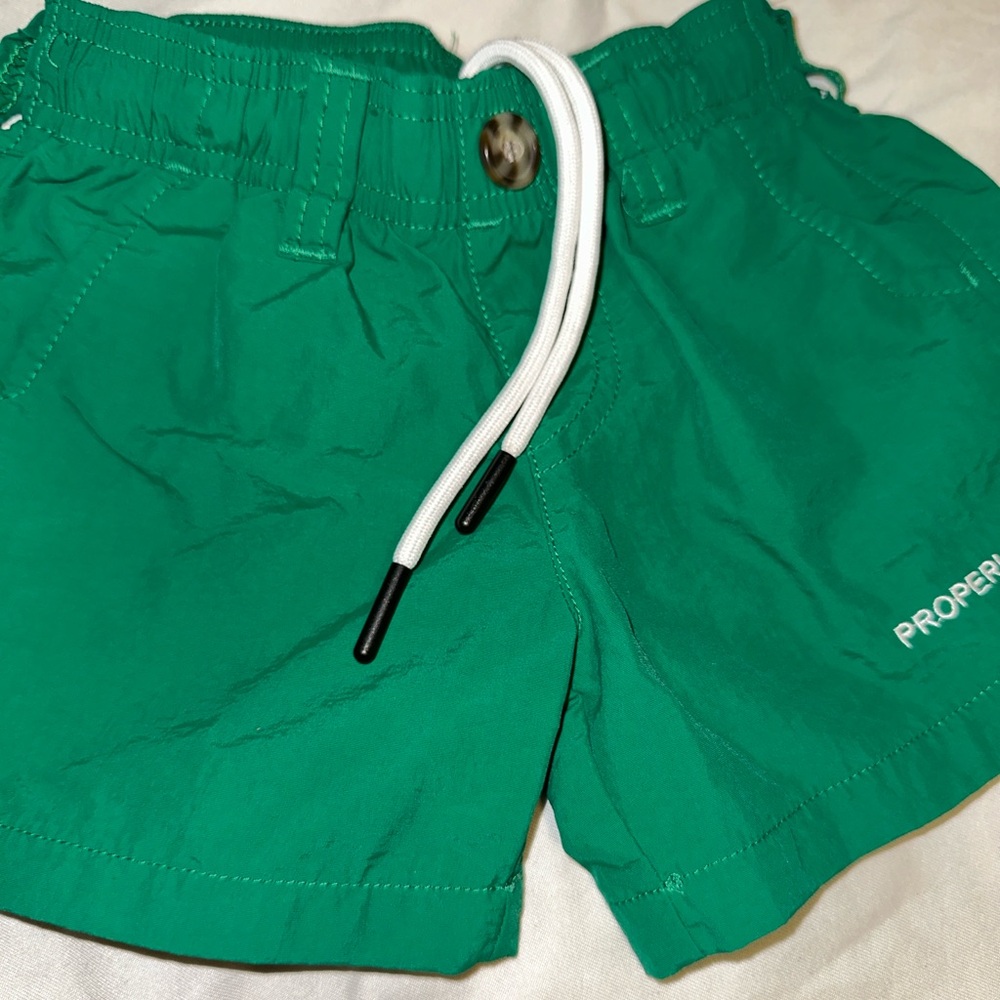 Properly tied Mallard shorts lot 2T EUC
